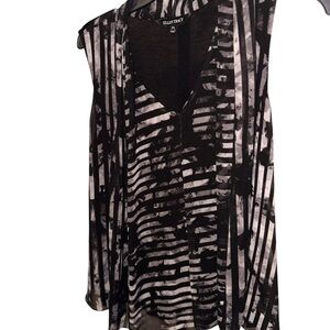 Ellen Tracy Black & White Abstract Striped V-Neck Tunic
